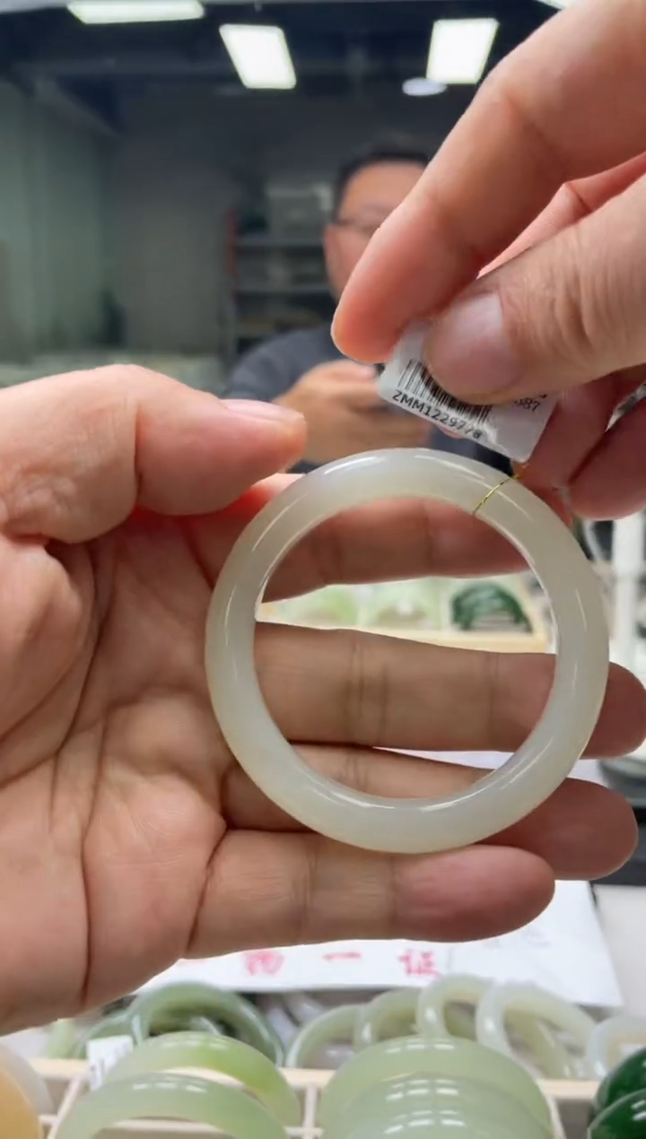 【闪购商品】和田玉手镯未镶嵌编码9778 圈口52-53