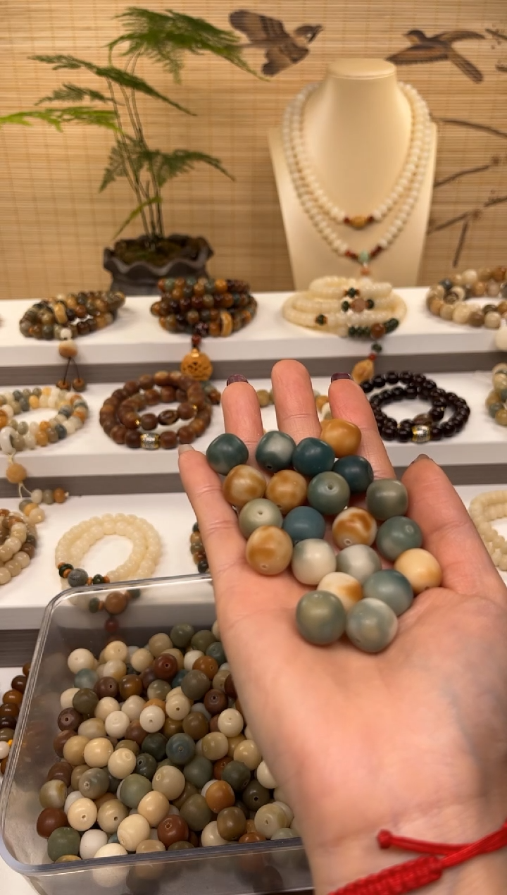 【闪购商品】白玉菩提手串卡13斑点狗20颗