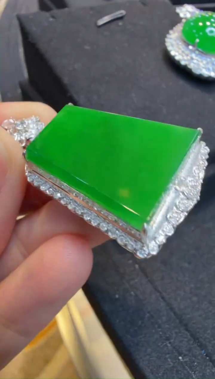 吊坠(不含链)18K金镶嵌翡翠多样性团购发一件