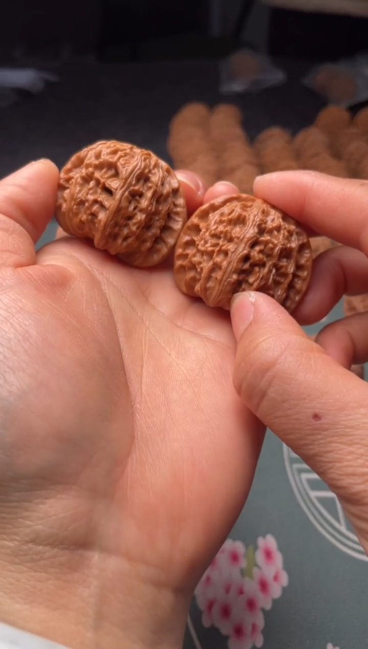 把件文玩核桃w108   白狮子 40尺