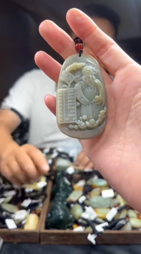 和田玉未镶嵌颈饰·