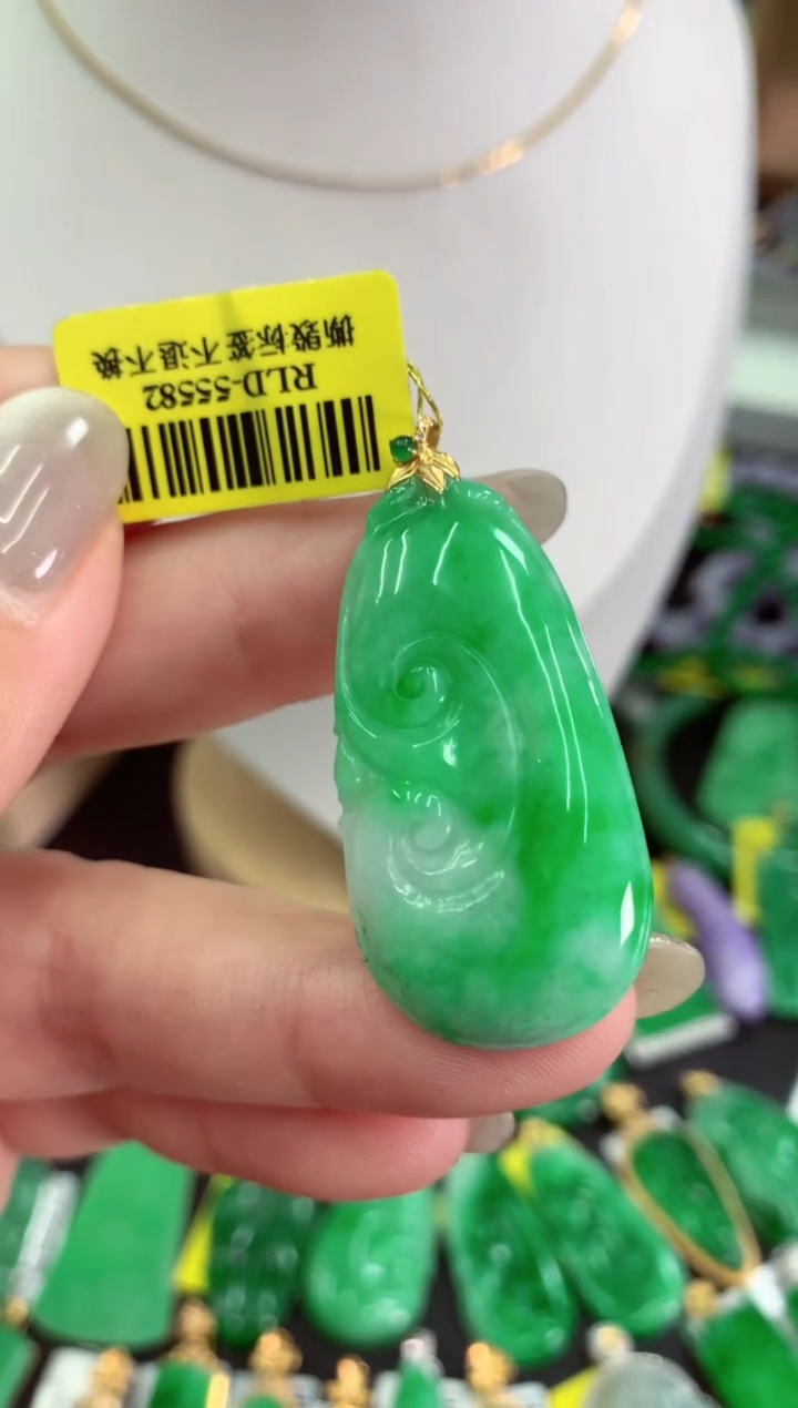 翡翠18K金镶嵌吊坠(不含链)挂件