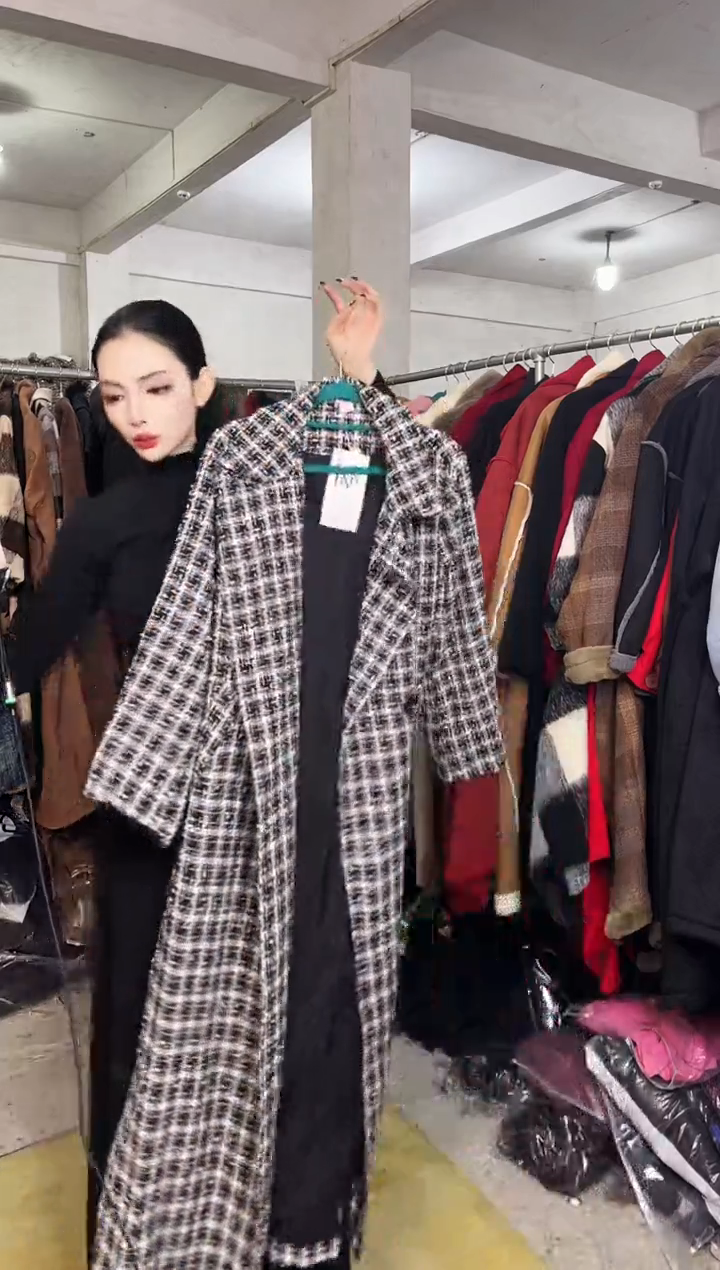 690闪购外套外披马甲打底裤子