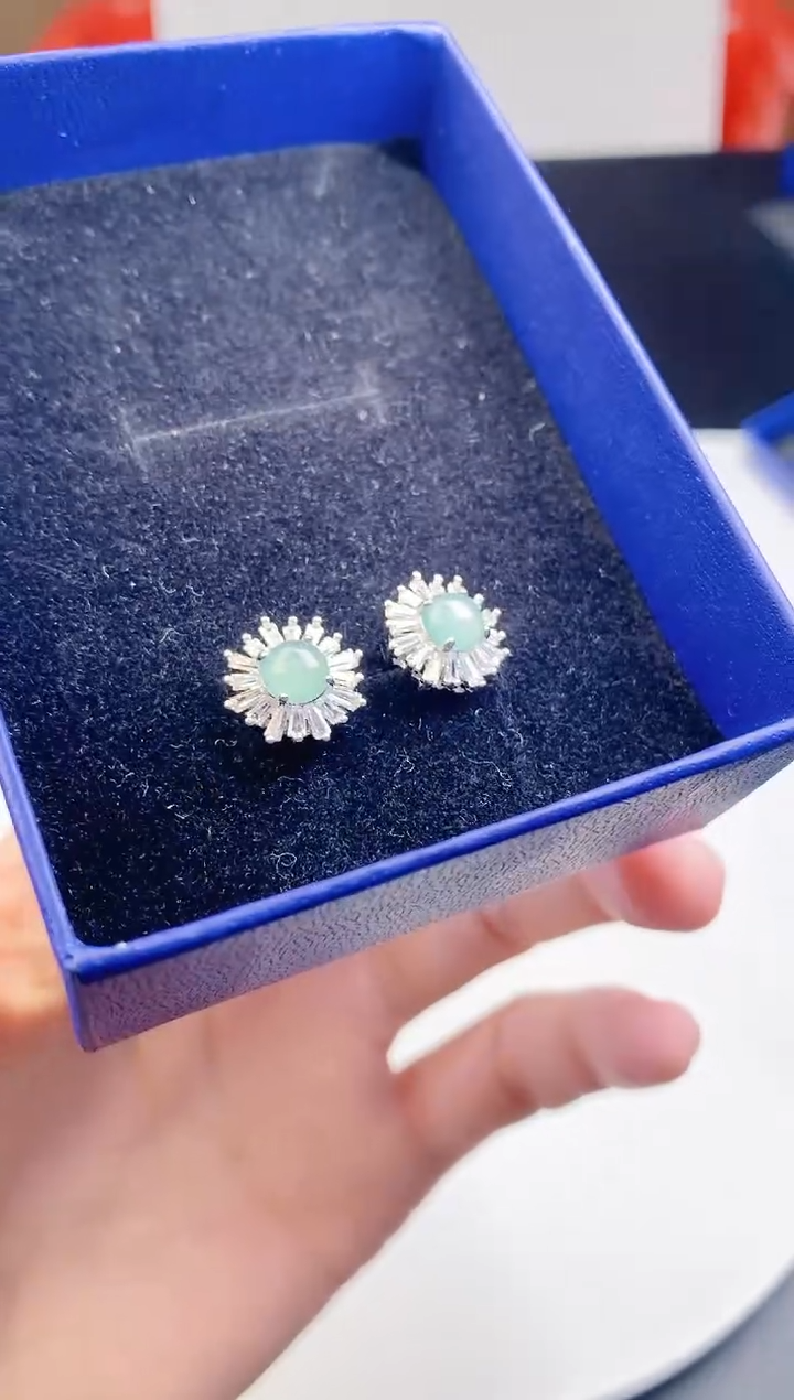 颈饰未镶嵌翡翠·