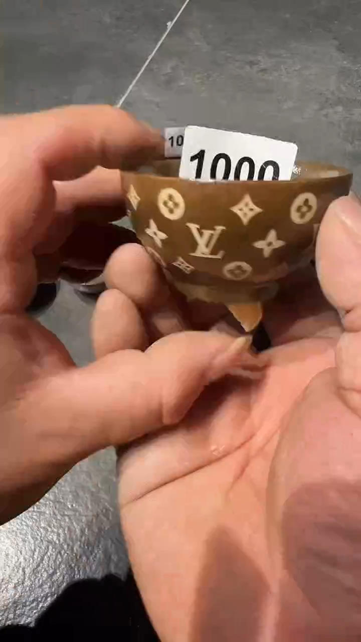 龙泉窑老花未填釉小茶碗微瑕1000