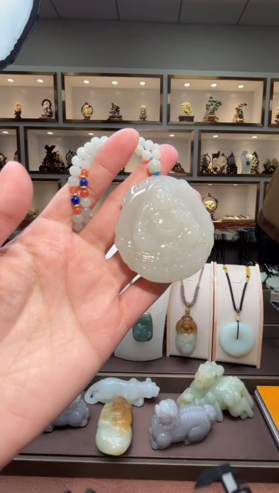 颈饰未镶嵌和田玉苏