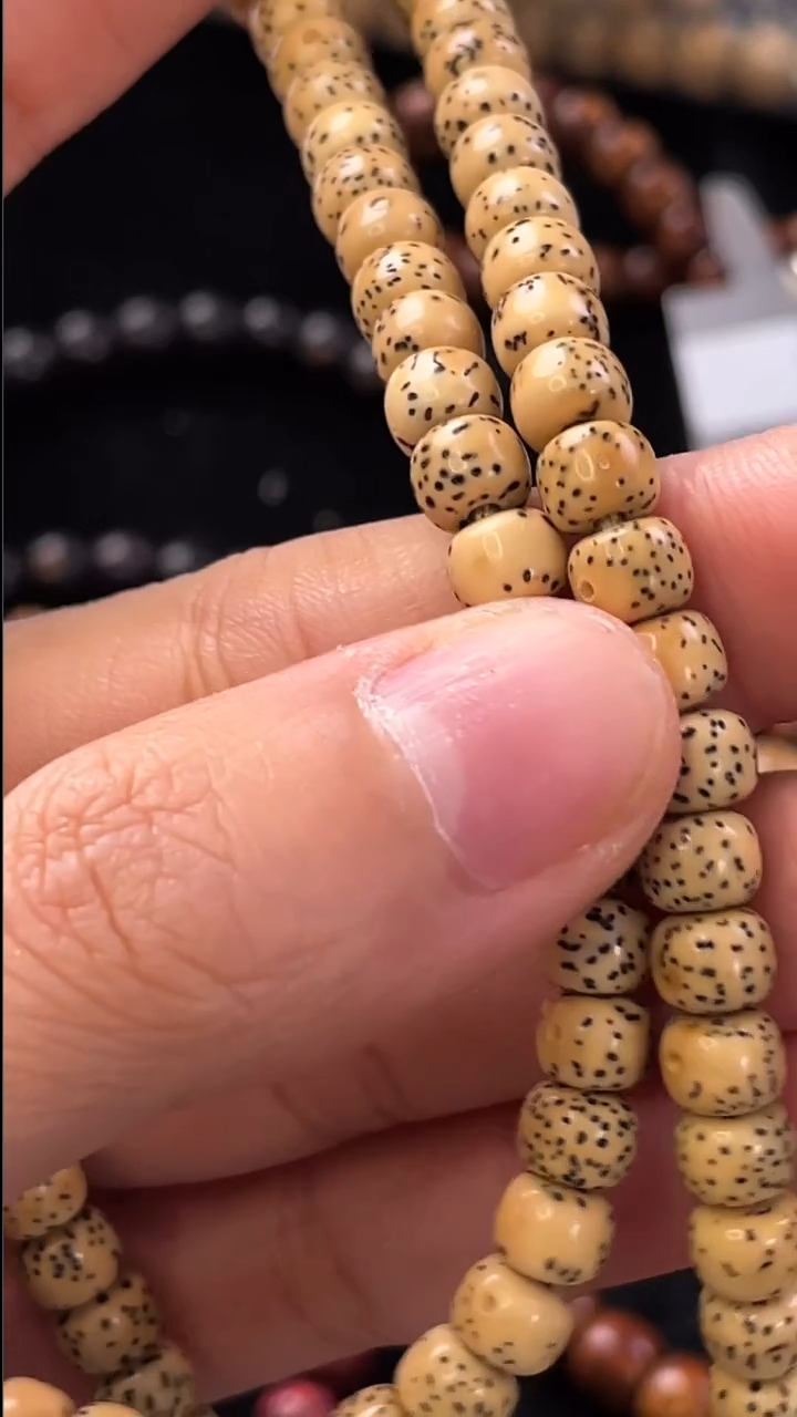 吊坠星月菩提精工级黄皮桶珠6*5长串