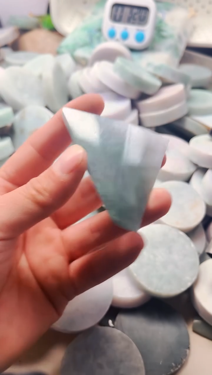 【闪购商品】翡翠颈饰未镶嵌翡翠673