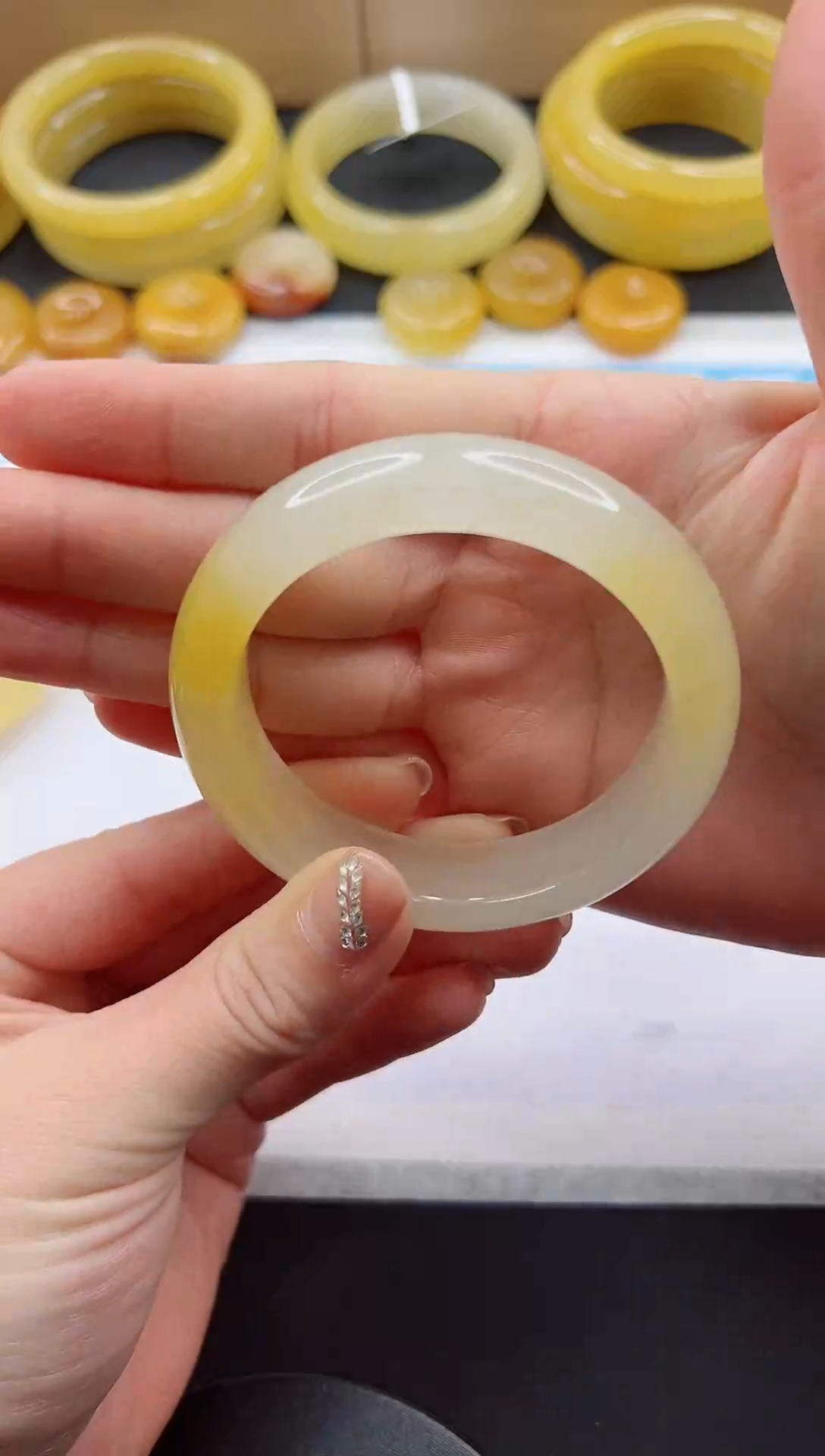 【闪购商品】石英质玉手镯未镶嵌339-56