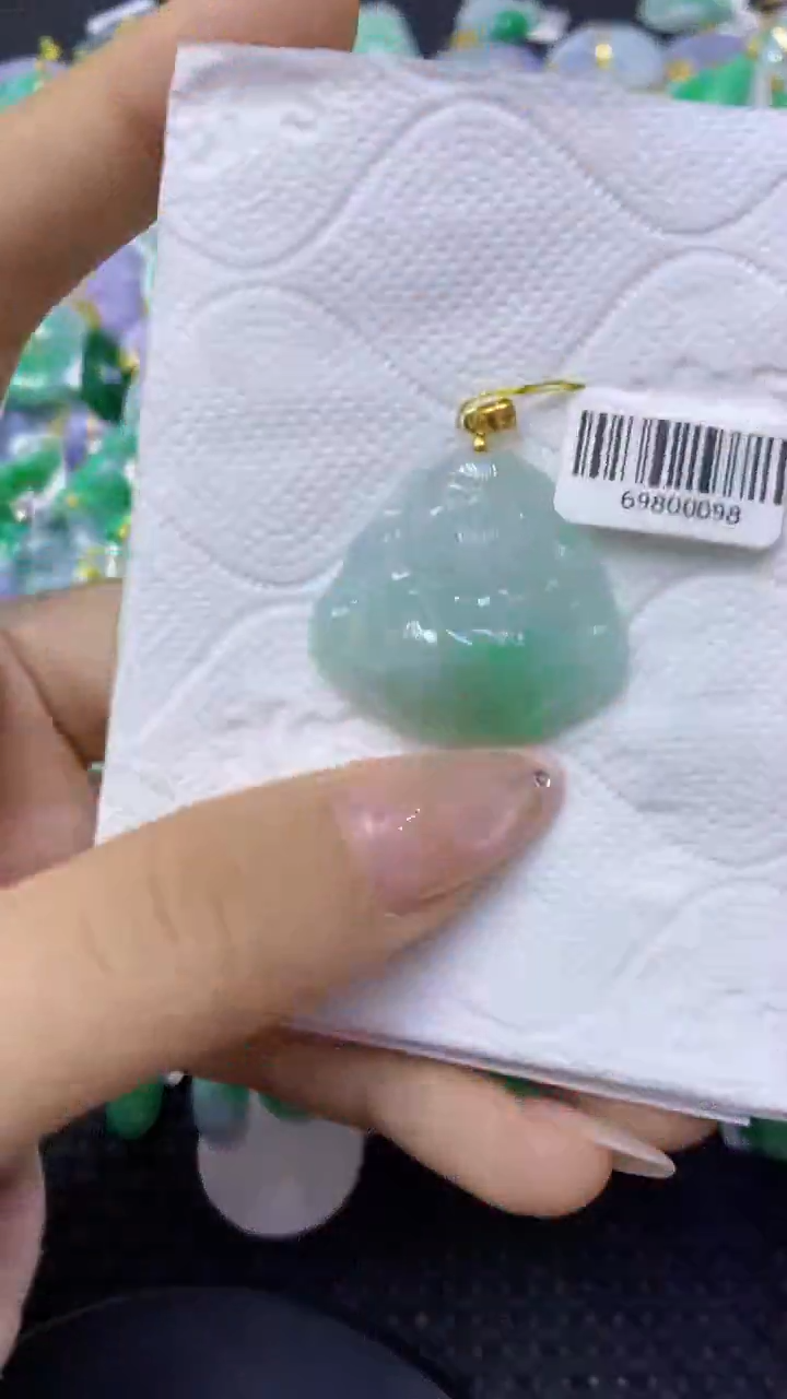 颈饰未镶嵌翡翠天然缅甸翡翠A货