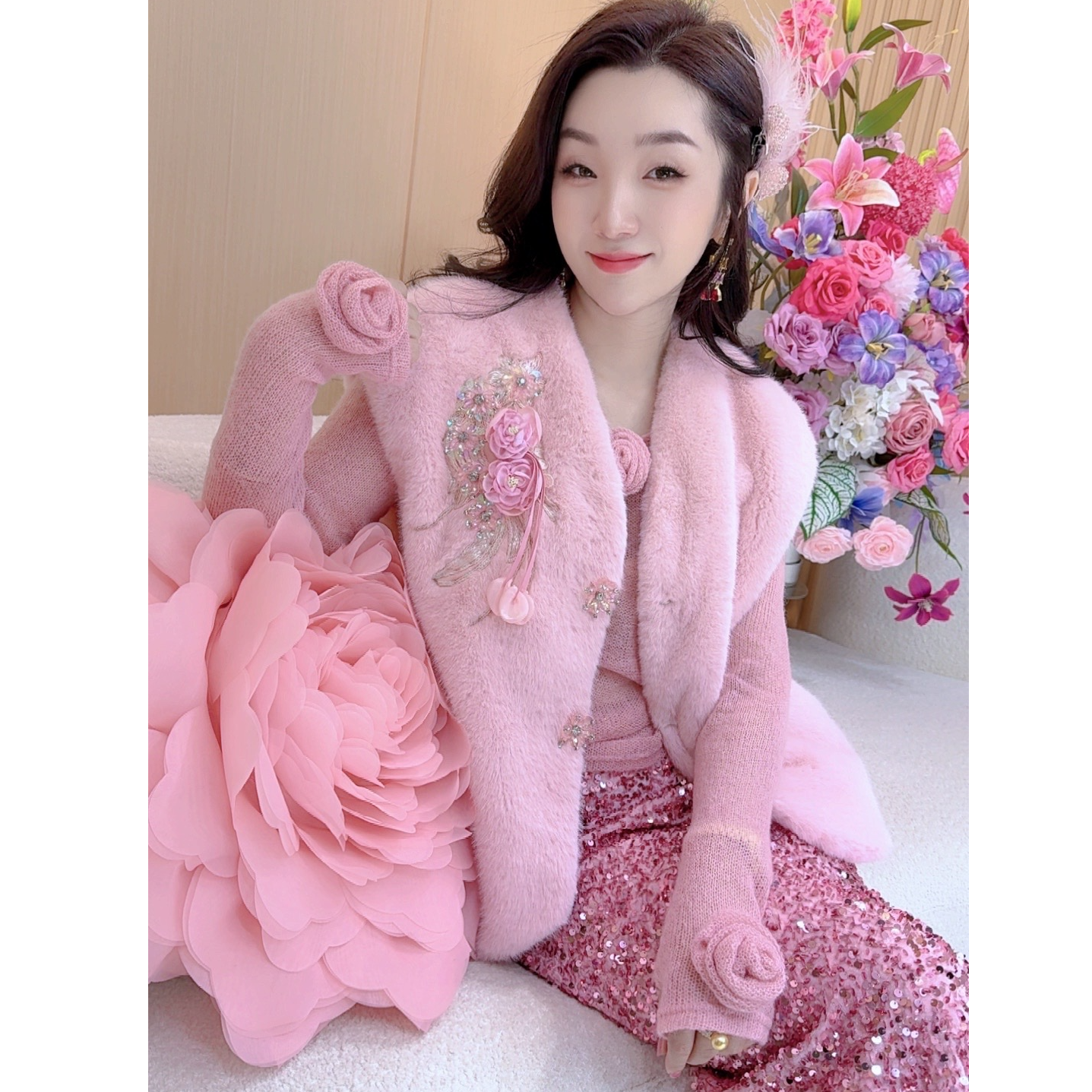 小满服饰【贵妇佳人】秋冬款唯美浪漫法式重工百搭时尚草草马甲外套