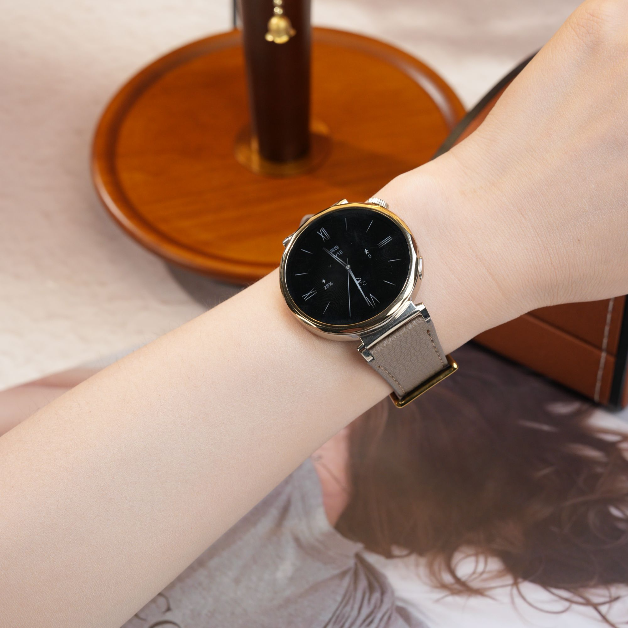 适用华为GT5/4/GT6新款荔枝纹小牛皮表带女款轻奢高级18MM通用