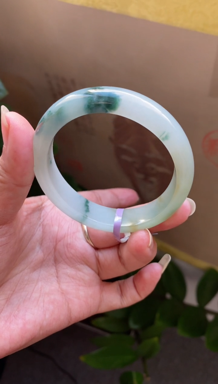 【闪购商品】翡翠手镯未镶嵌（必买）冰胶飘花49~50圈口贵妃3号