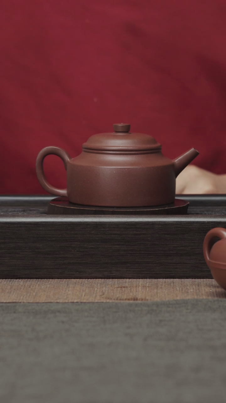 【闪购商品】紫砂茶壶四号井底槽青-平底德钟底刻-全手