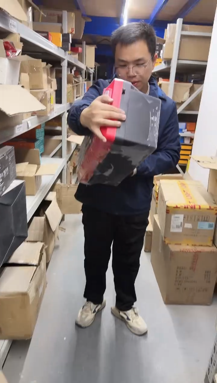 RB011003手提塑料工具箱 17″