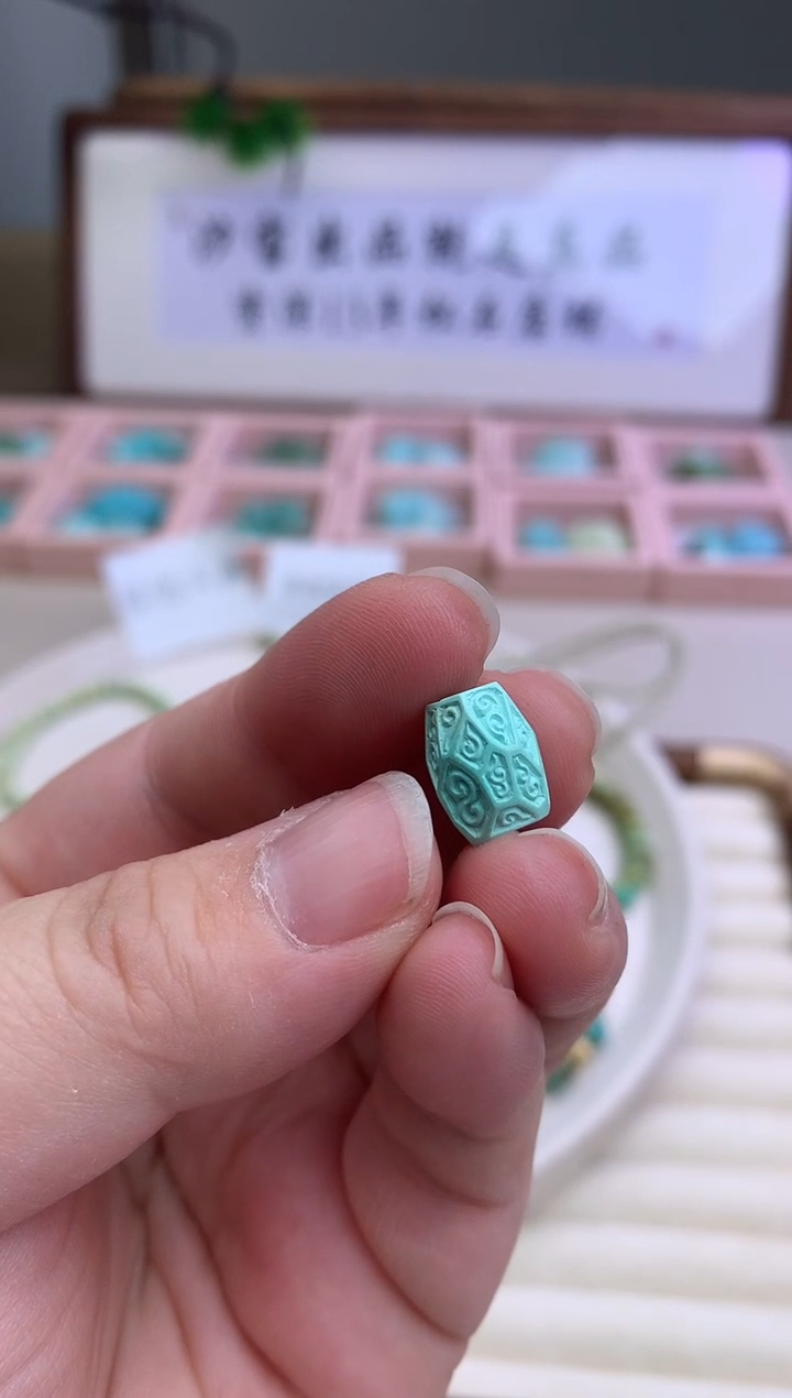 【闪购商品】绿松石雕刻未镶嵌Q64雕刻