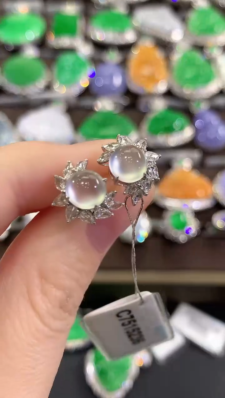 18K金镶嵌翡翠耳饰冬日珠宝E28