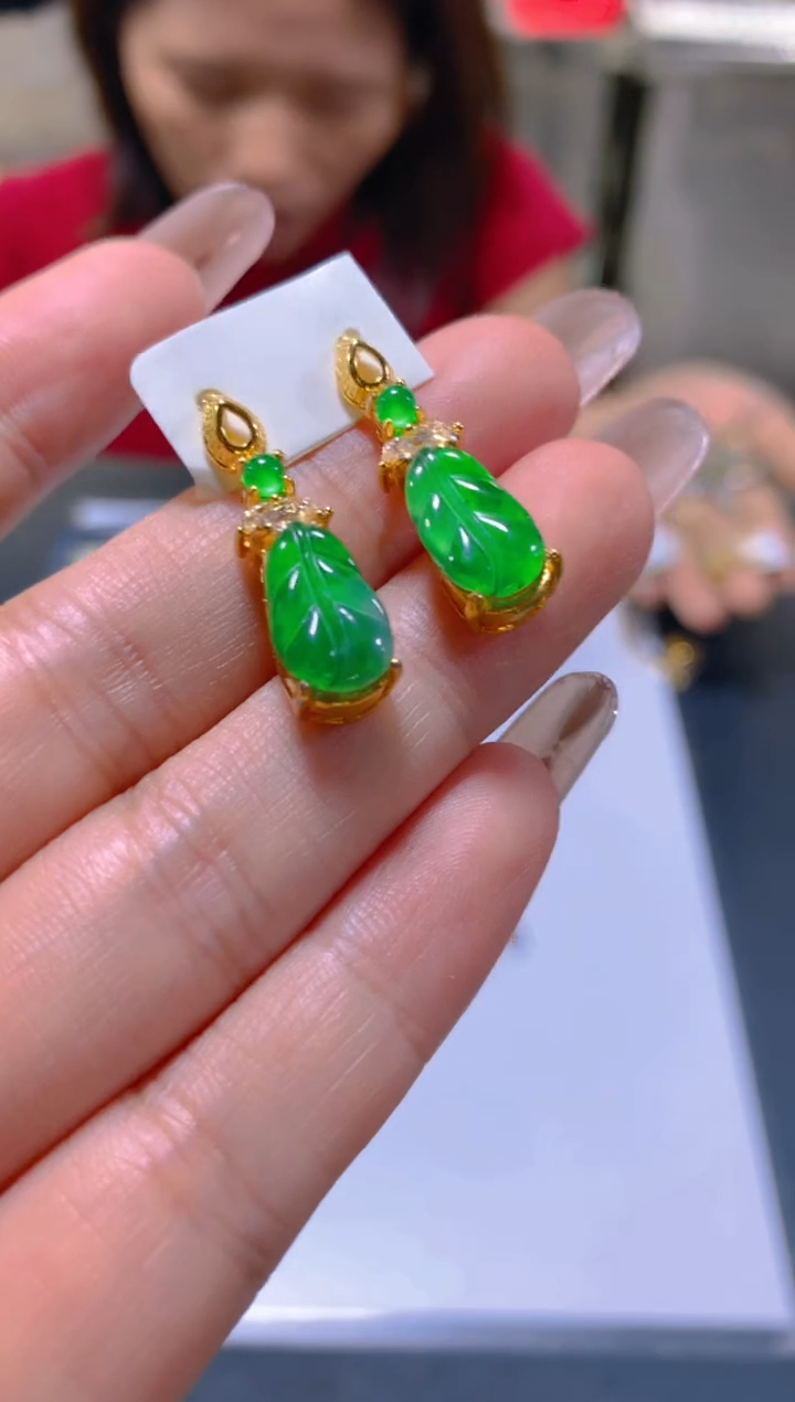 未镶嵌翡翠耳饰多样性发一