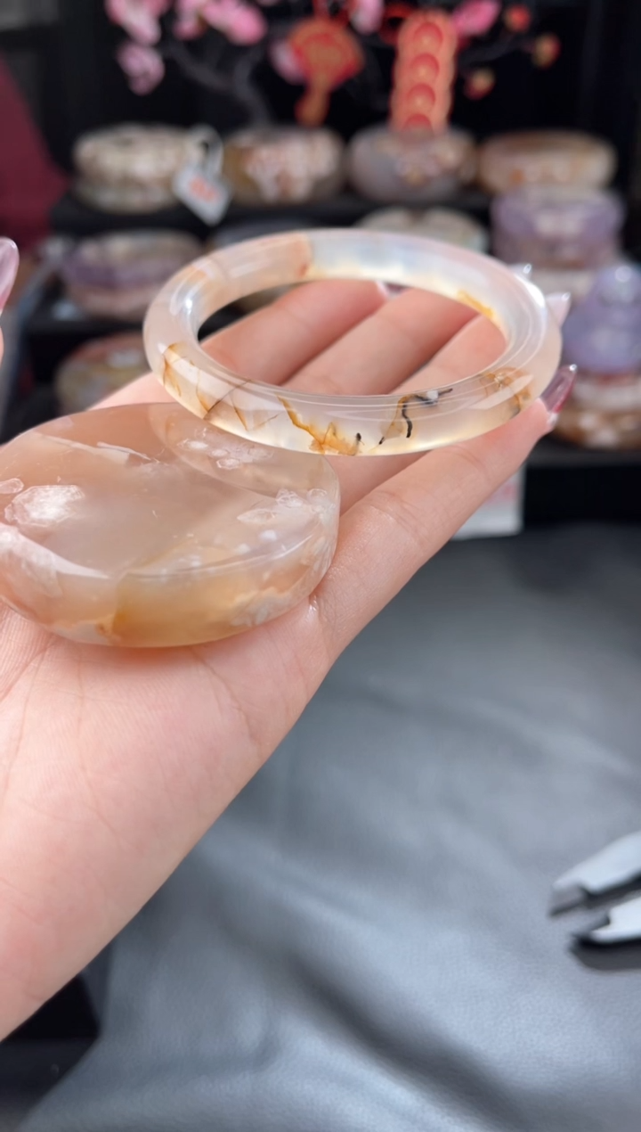 【闪购商品】石英质玉手镯未镶嵌53