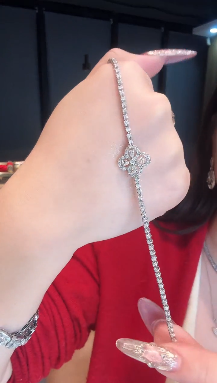 【闪购商品】钻石手链18K金镶嵌四叶草