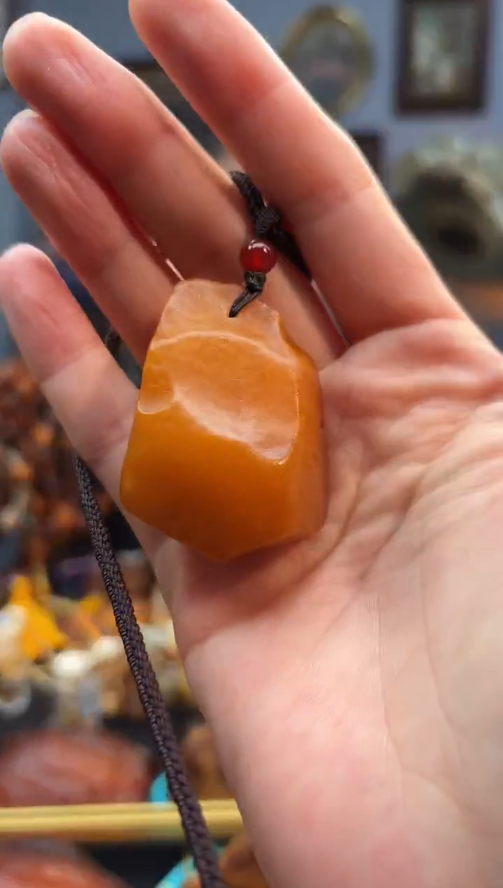 琥珀颈饰未镶嵌吊坠