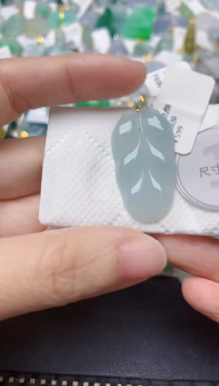 颈饰18K金镶嵌翡翠天然缅甸A货翡翠