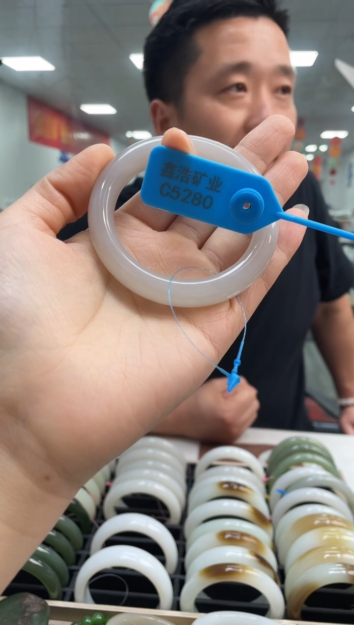 和田玉手镯未镶嵌手镯 C5280 圈口53-54