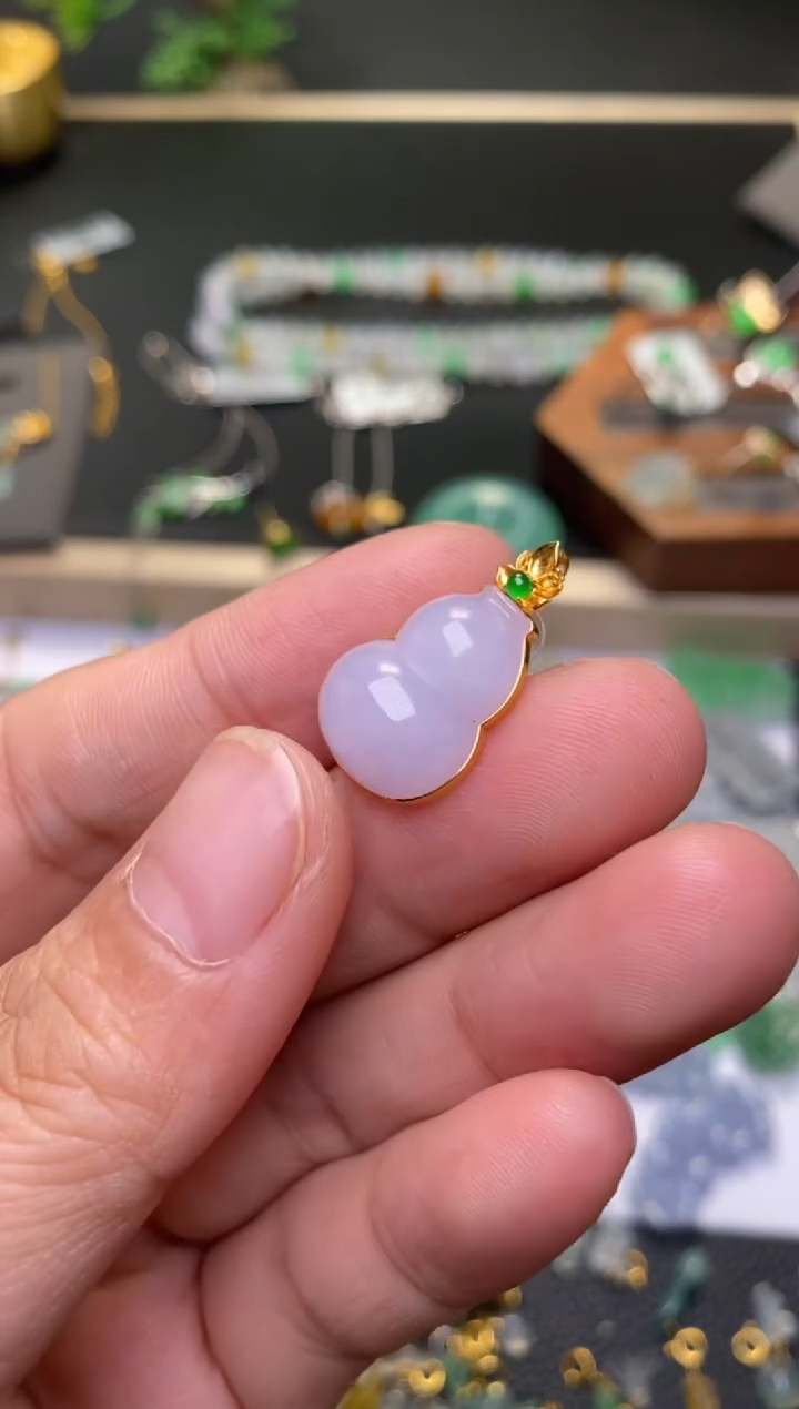 颈饰18K金镶嵌翡翠净货40875