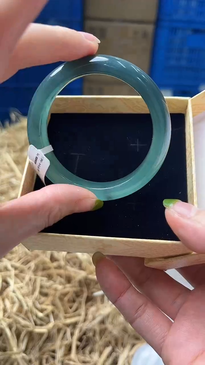 未镶嵌手镯石英质玉D2357