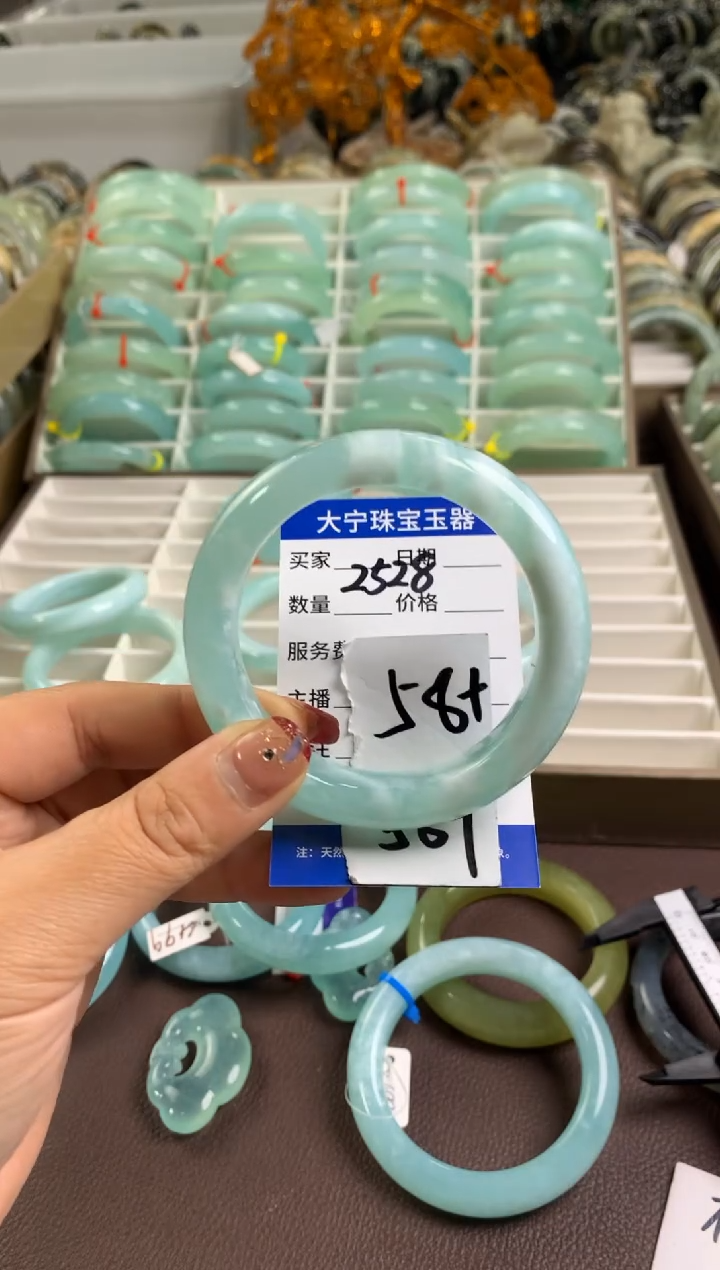 【闪购商品】蛇纹石玉手镯未镶嵌2528