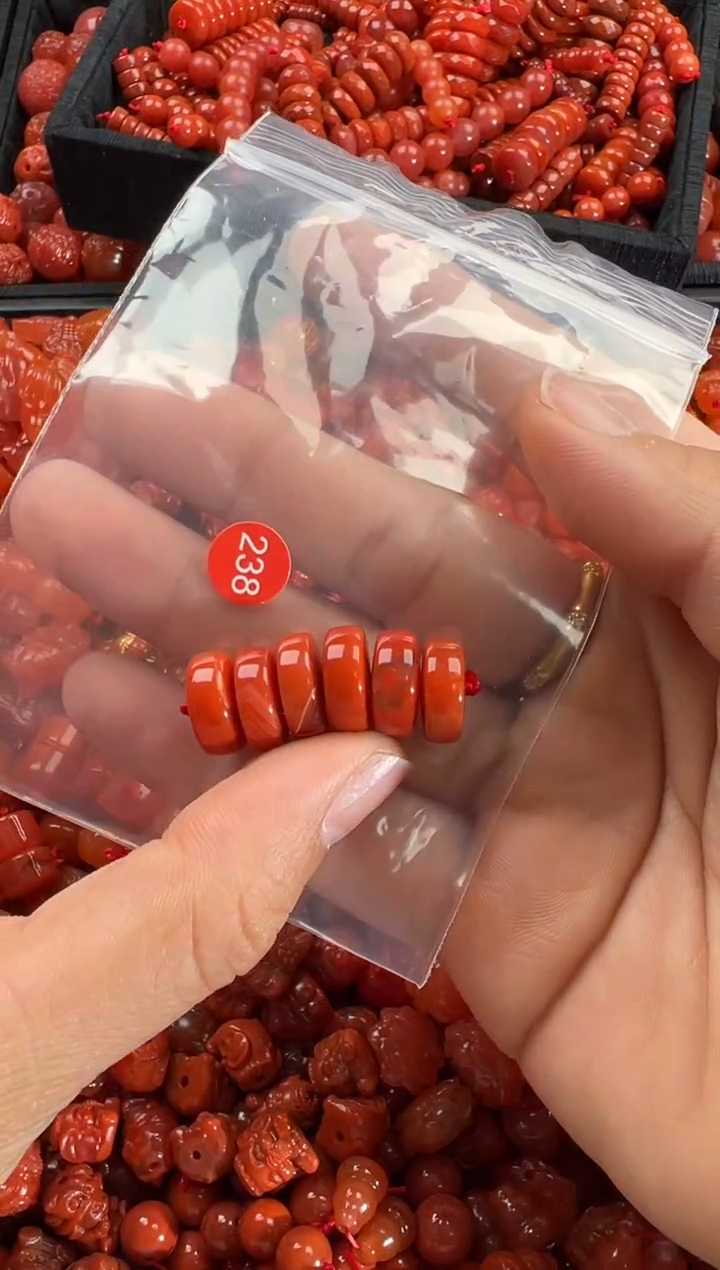 【闪购商品】南红玛瑙颈饰未镶嵌1