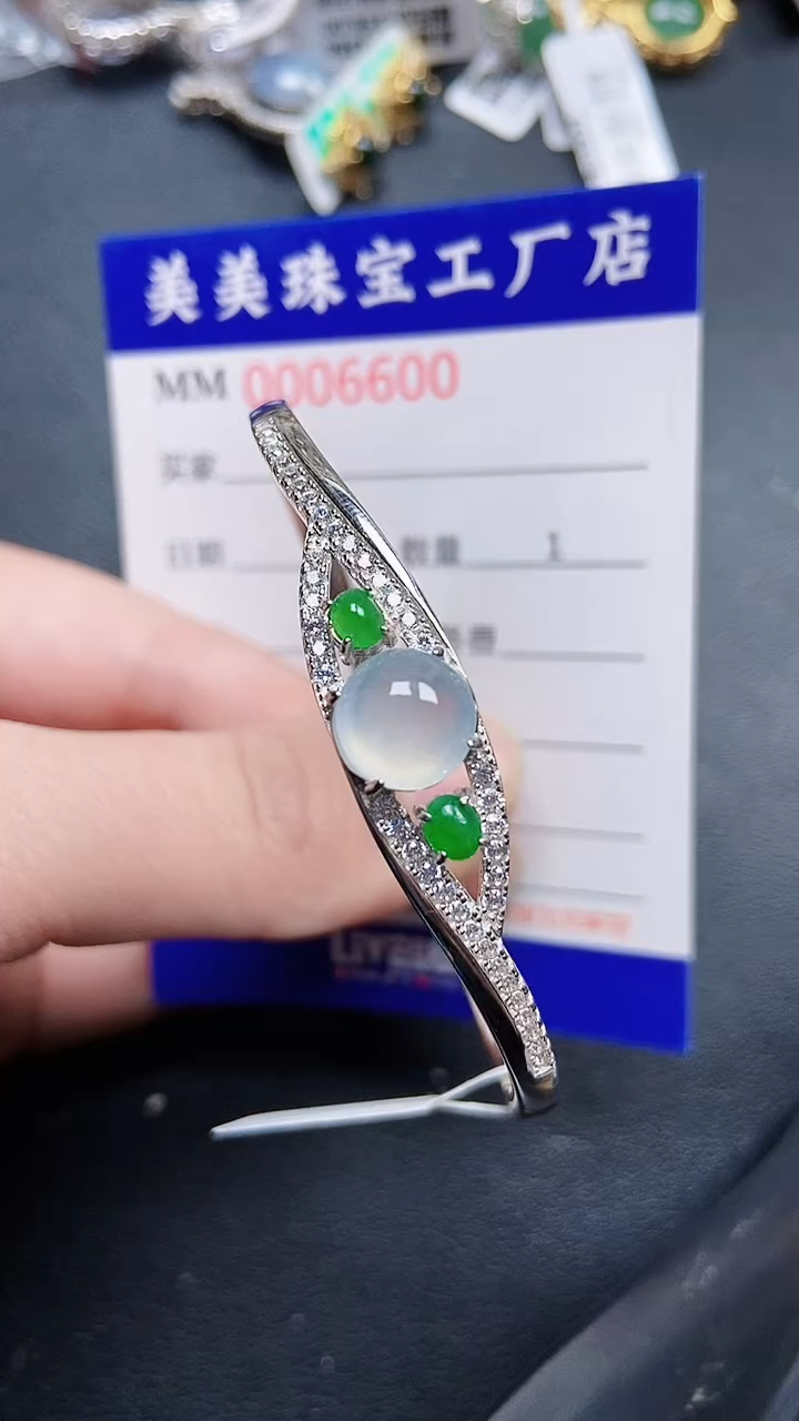 颈饰银S925镶嵌翡翠6600