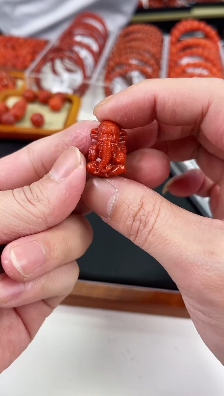 【闪购商品】南红玛瑙象神未镶嵌一个/条