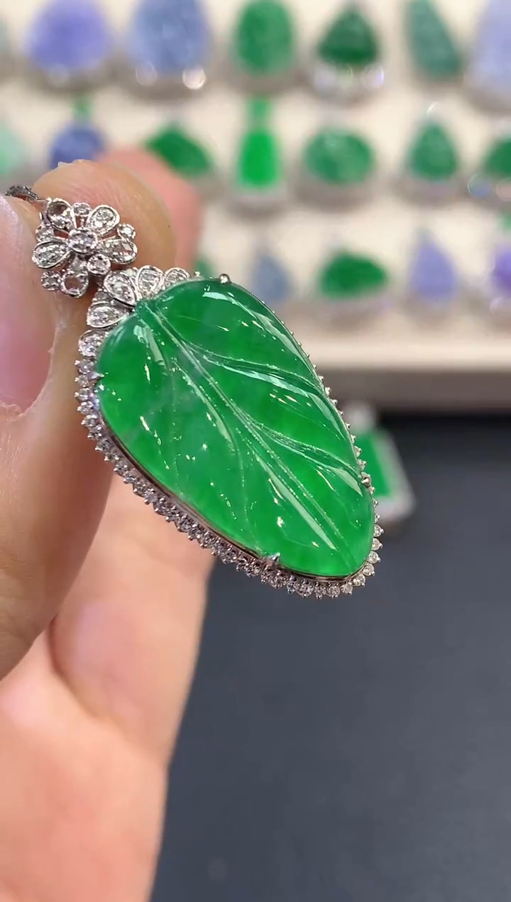 【闪购商品】翡翠吊坠(不含链)18K金镶嵌C104