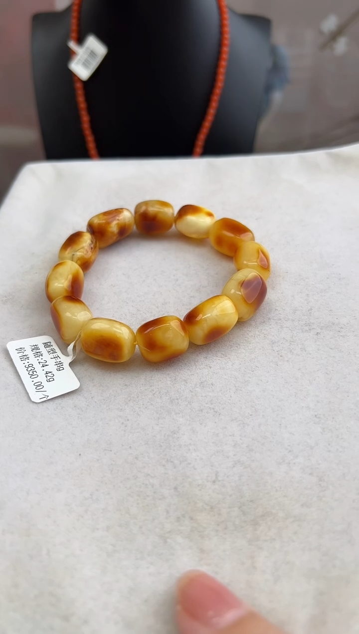 【闪购商品】琥珀裸石未镶嵌10208131-手串