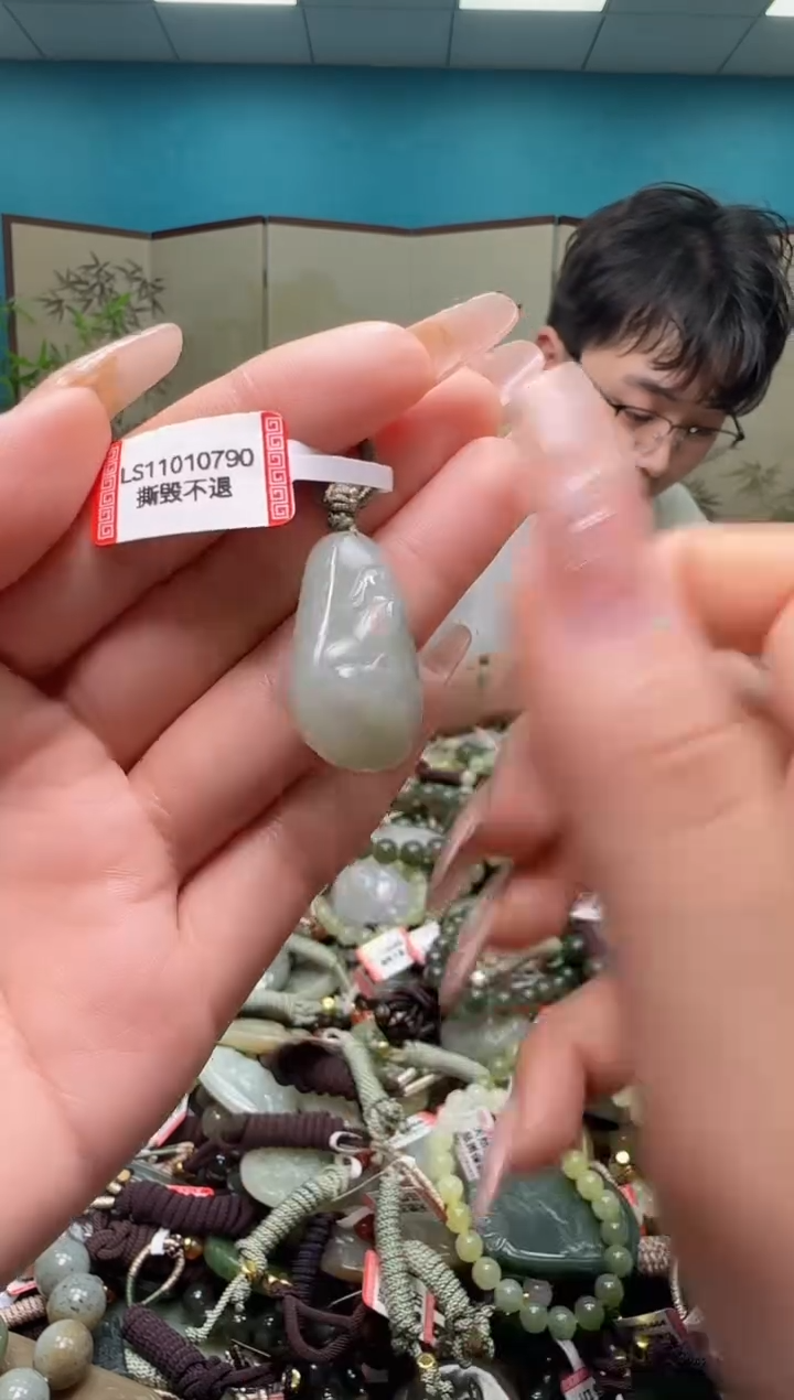 颈饰未镶嵌和田玉多样性发一