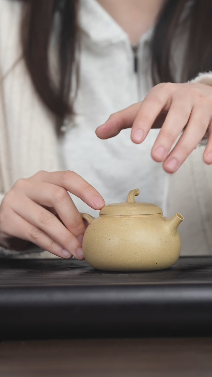 【闪购商品】紫砂茶壶范玉华本绿刻绘大茄瓜 dd