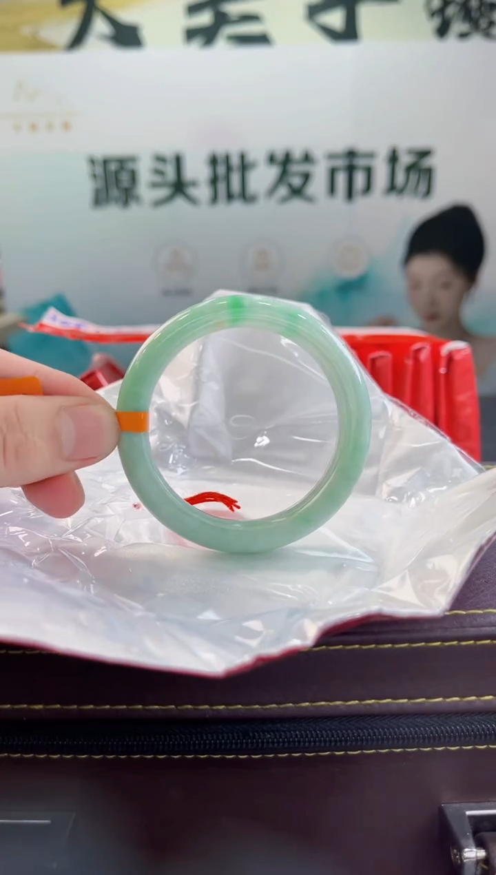 【闪购商品】翡翠手镯未镶嵌手镯