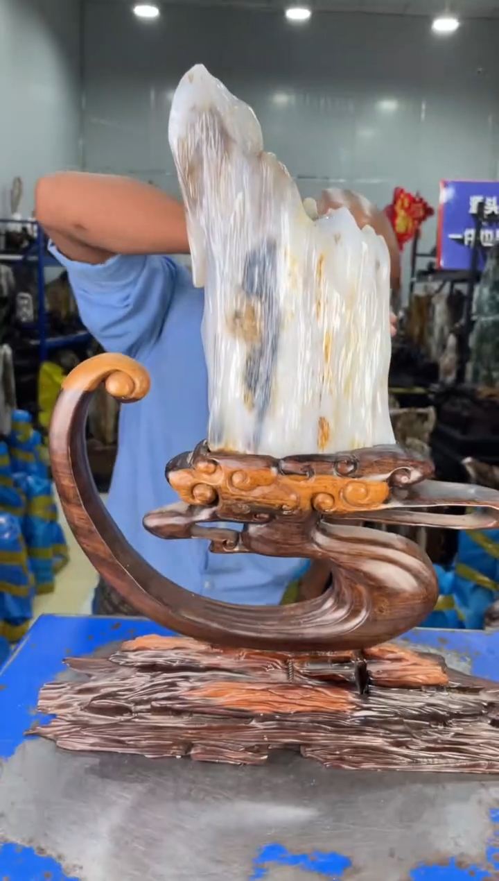 【闪购商品】硅化玉摆件未镶嵌111