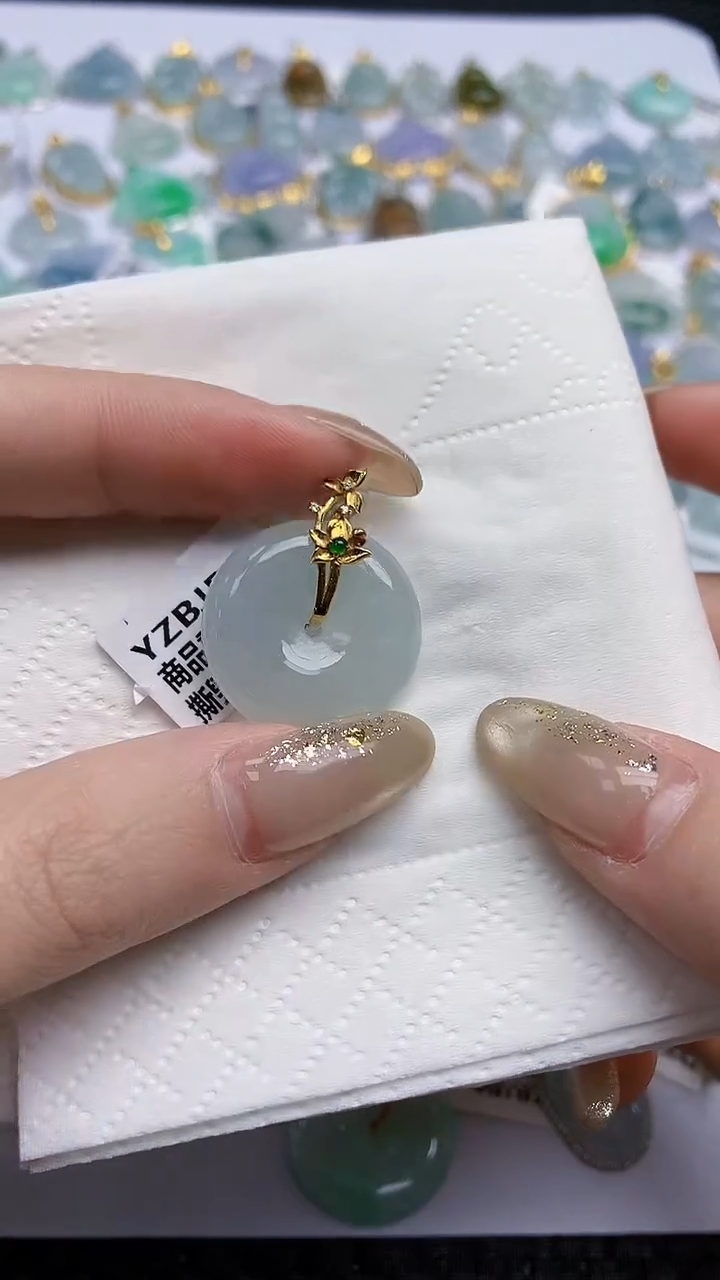 【闪购商品】翡翠颈饰18K金镶嵌天然A货翡翠 