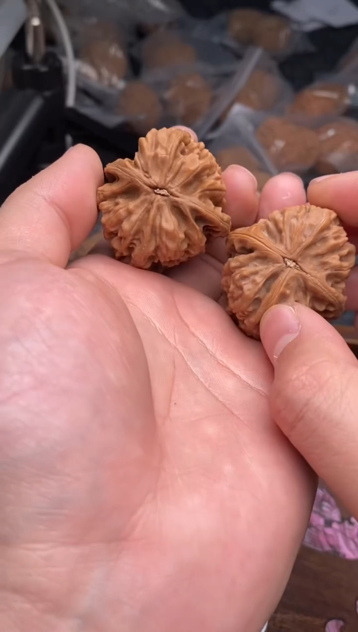 【闪购商品】文玩核桃把件G164号37尺鸡心