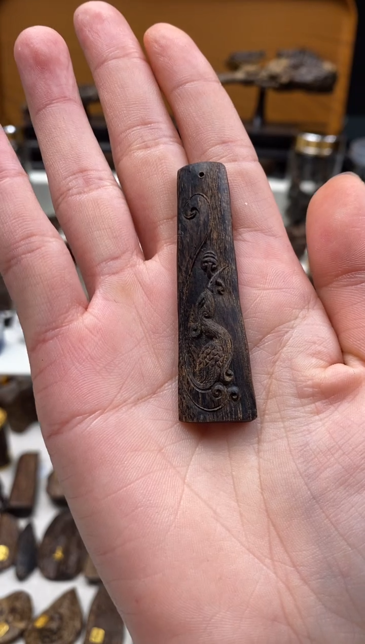 【闪购商品】沉香吊坠文莱雕刻 鹤吊坠