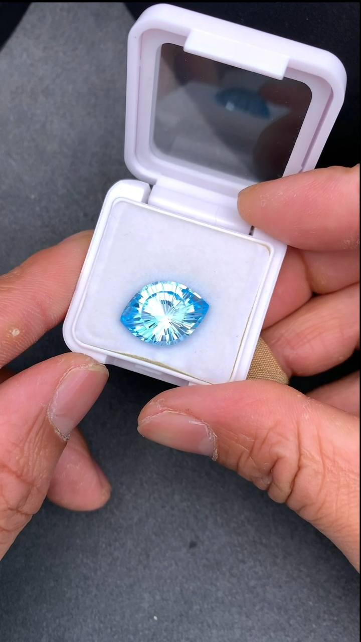 【闪购商品】托帕石裸石未镶嵌13.98克拉