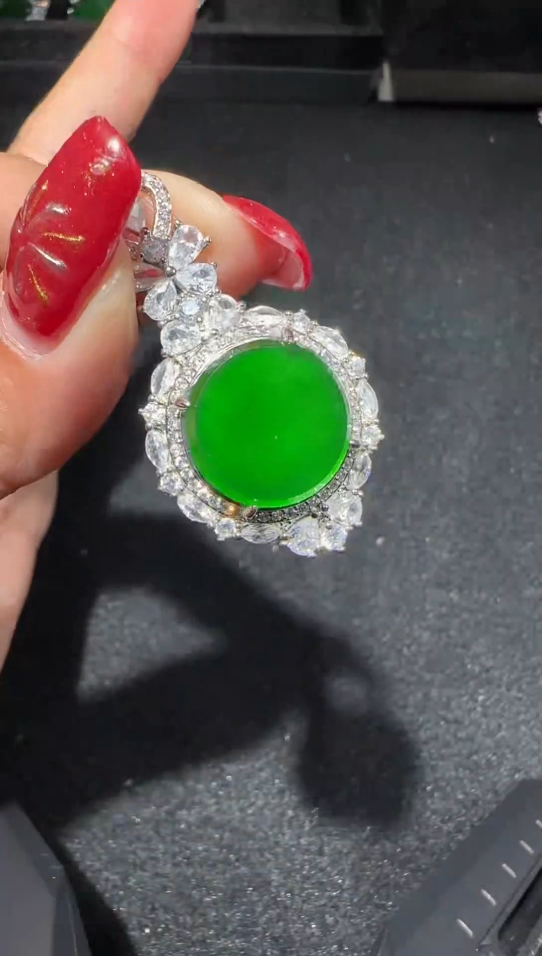 【闪购商品】翡翠吊坠(赠链)未镶嵌多样性发货拍一发一