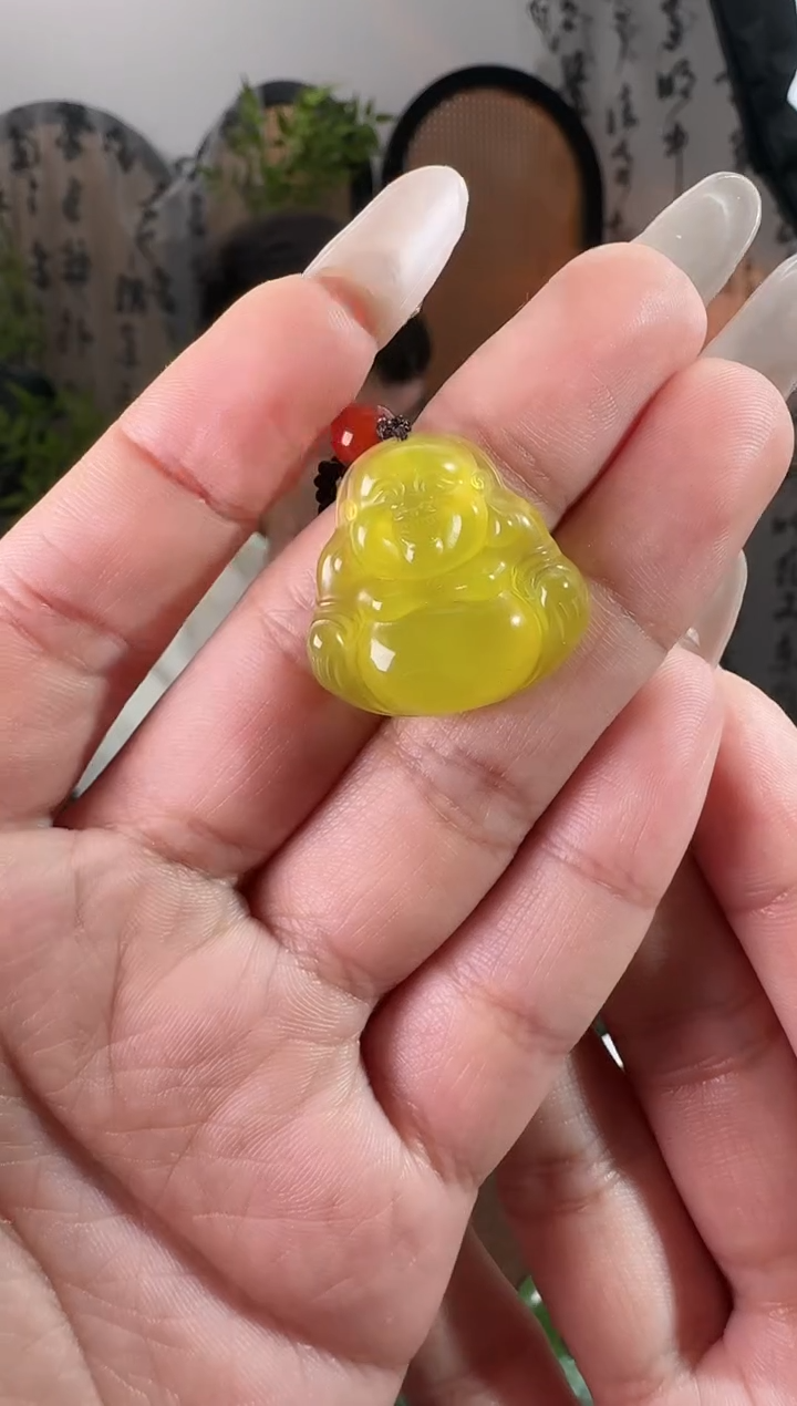 未镶嵌岫玉颈饰25黄金玉小佛