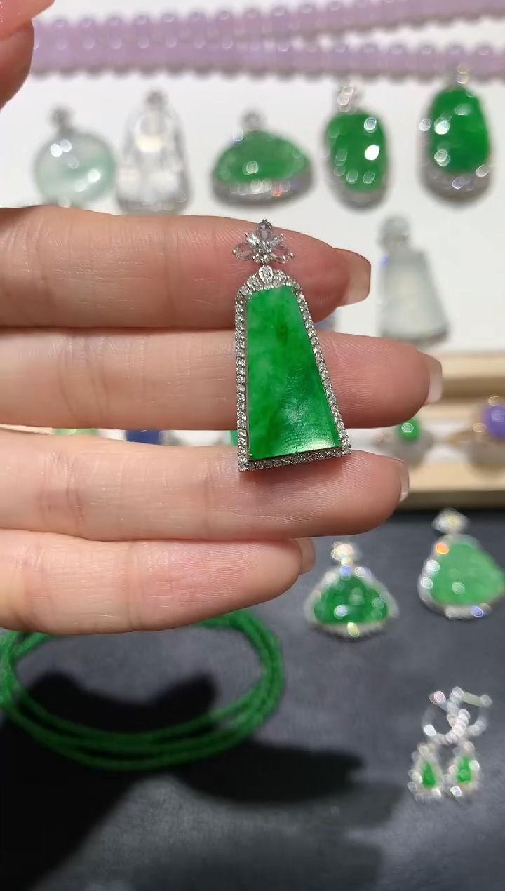 【闪购商品】翡翠颈饰18K金镶嵌团购14