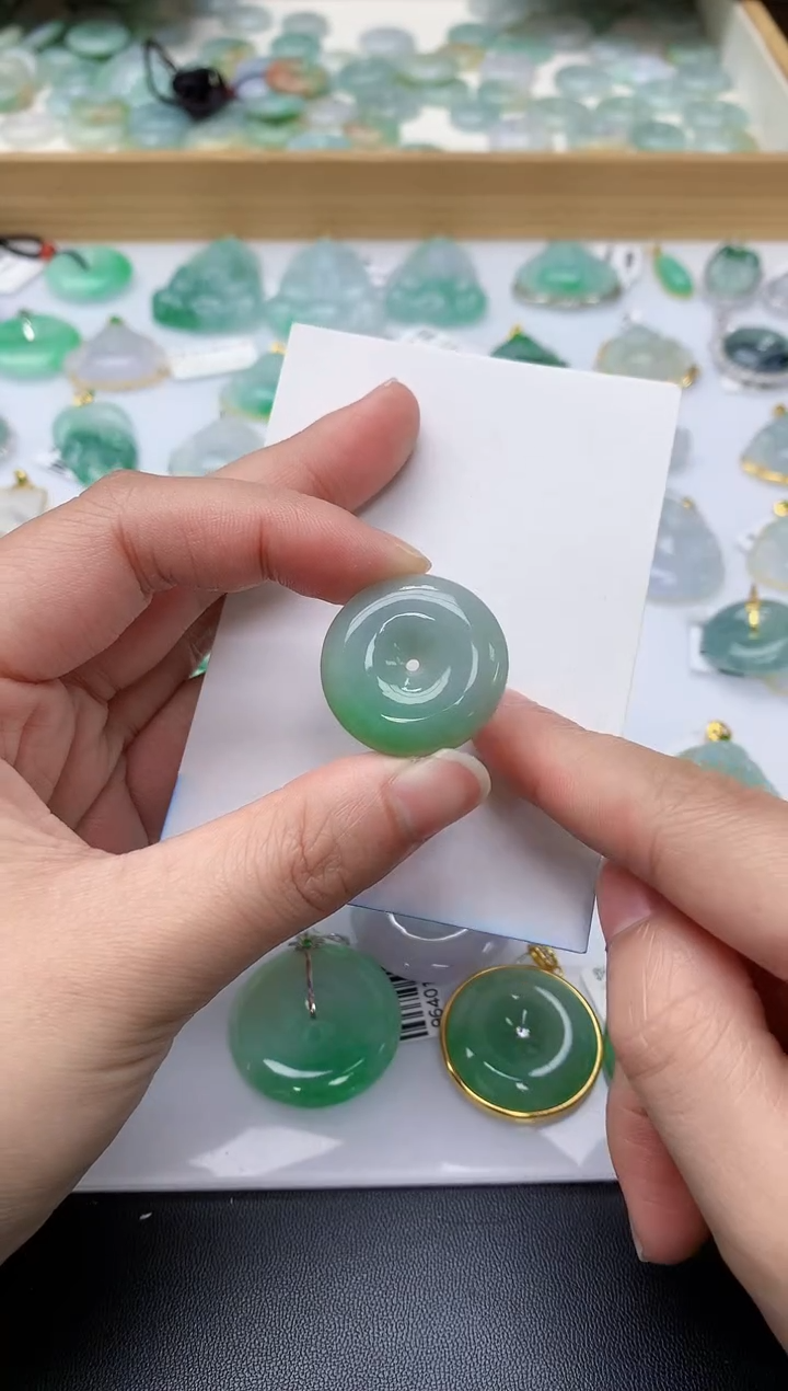 颈饰未镶嵌翡翠天然A货