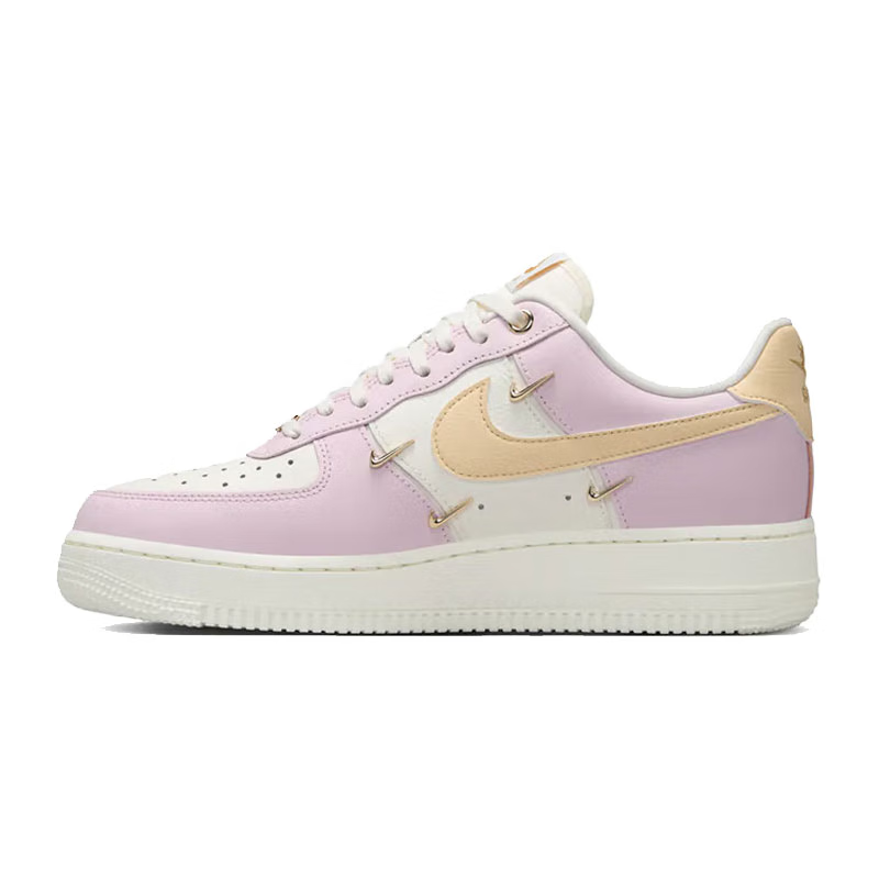 NIKE/耐克Air Force 1  四钩空军耐磨板鞋女款粉白IB2574600