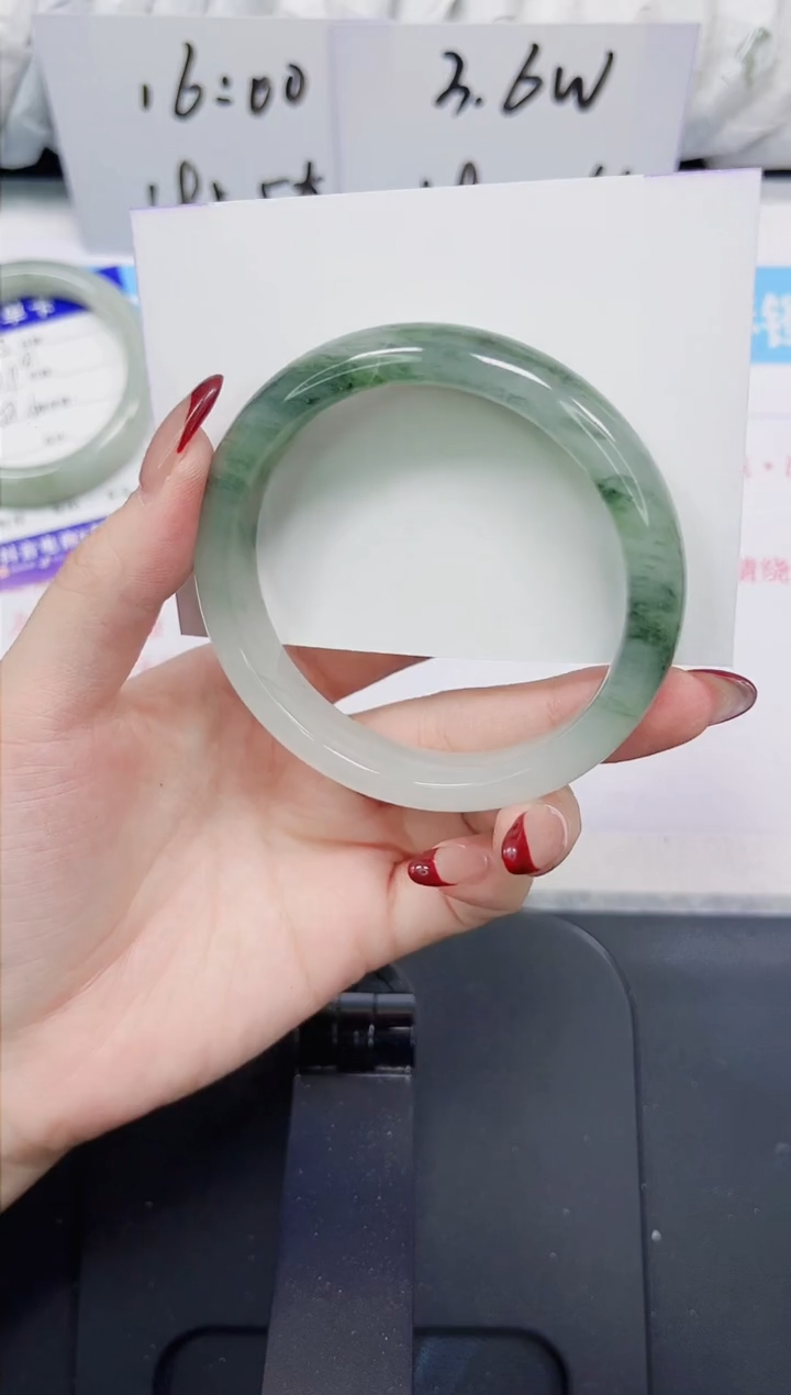 【闪购商品】石英质玉手镯未镶嵌236