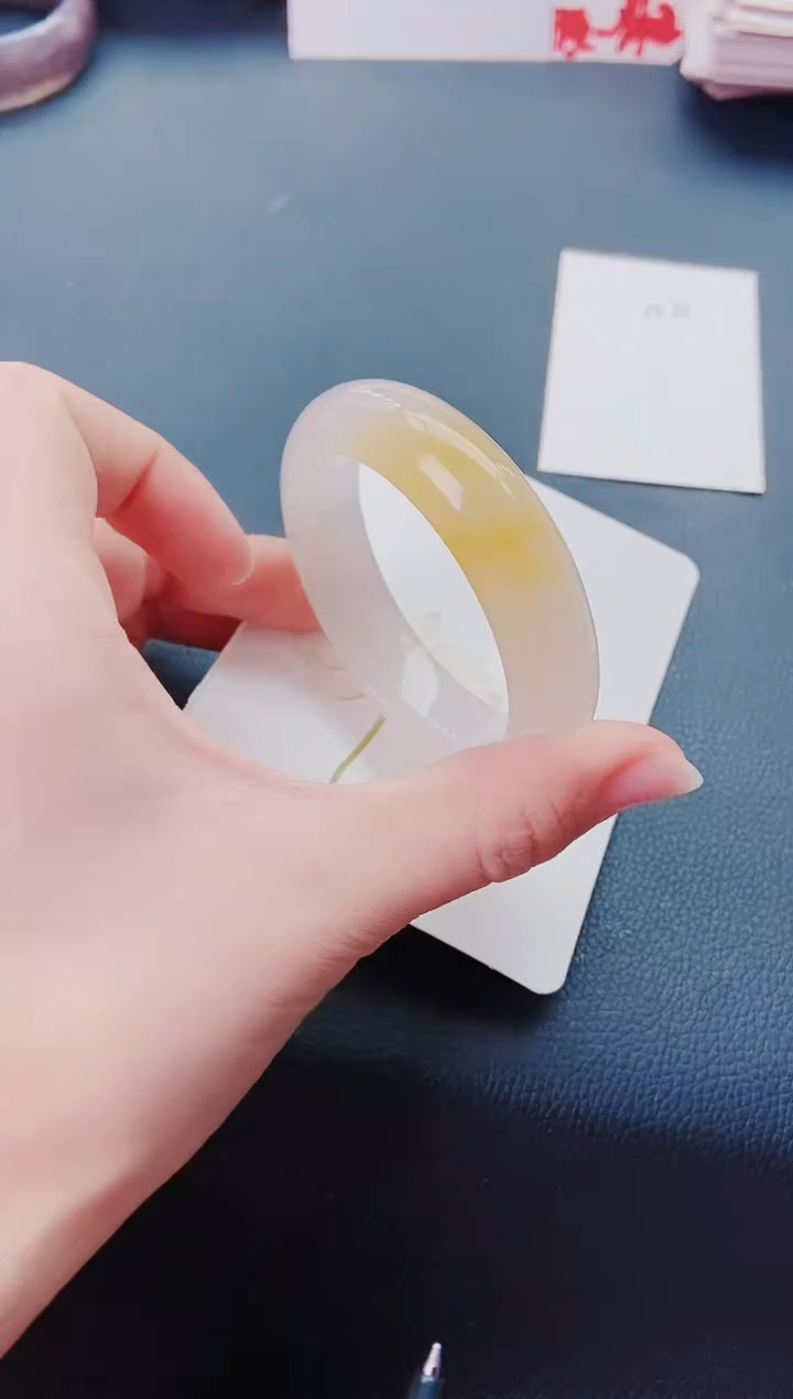 【闪购商品】石英质玉手镯未镶嵌M71-55-56